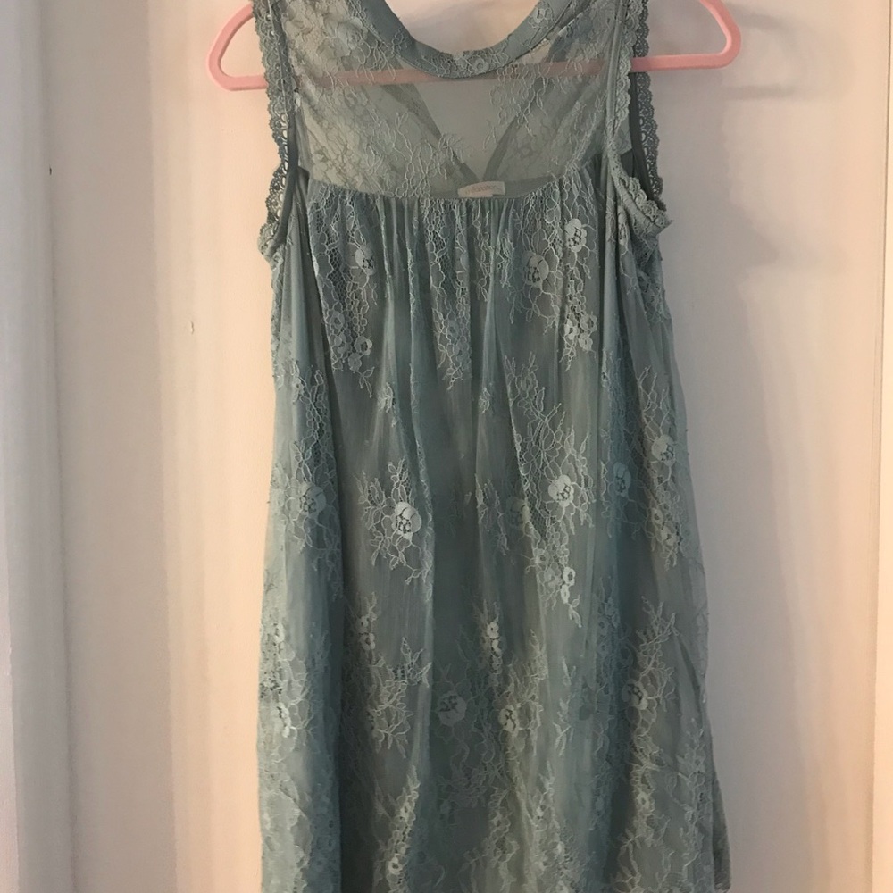 Simple Lace and classy dress!
